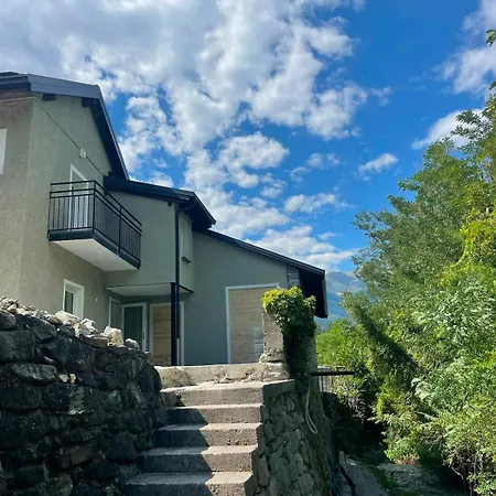 Al Torrente Elegant Rustic House In بيت للعطل